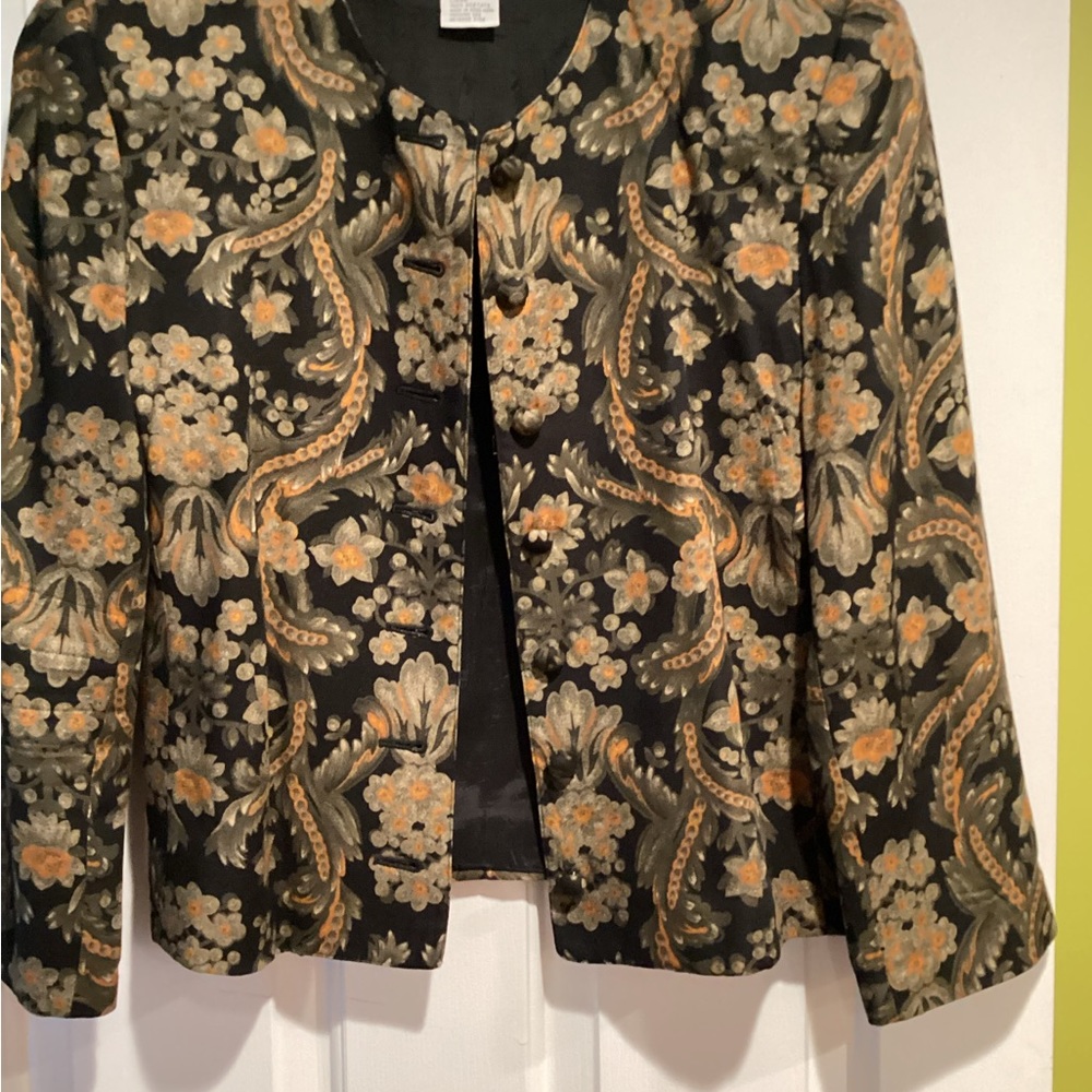 Blazer - Picture 2 of 5